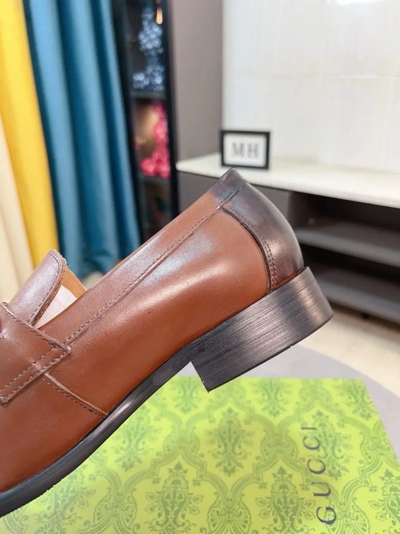 Men's shoes 💰500🌹🌹[GUCCI Gucci] A new style of formal men's leather shoes is coming ~ The original quality upper is made of Italian cowhide➕The leather is soft and delicate, comfortable and soft. The top layer of genuine leather, rubber wear-resistant outsole, the shoe shape is dignified and domineering, and the luxury charm is not concealed! The natural and free nouveau riche leads the trend. Code number: 38-44